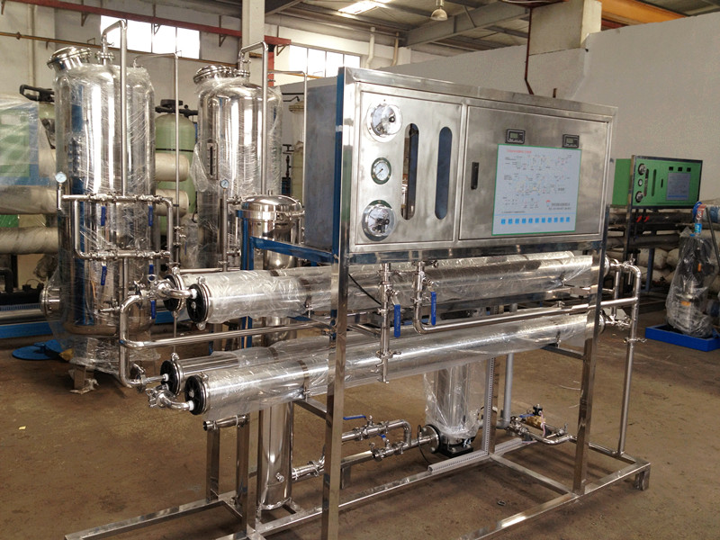 苏州博洋化学品采购苏州市创新气氛水处理有限公司的5T/H反渗透+EDI高纯水处理设备